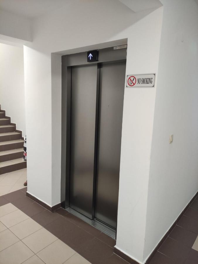 City Point Apartment 포드고리차 외부 사진