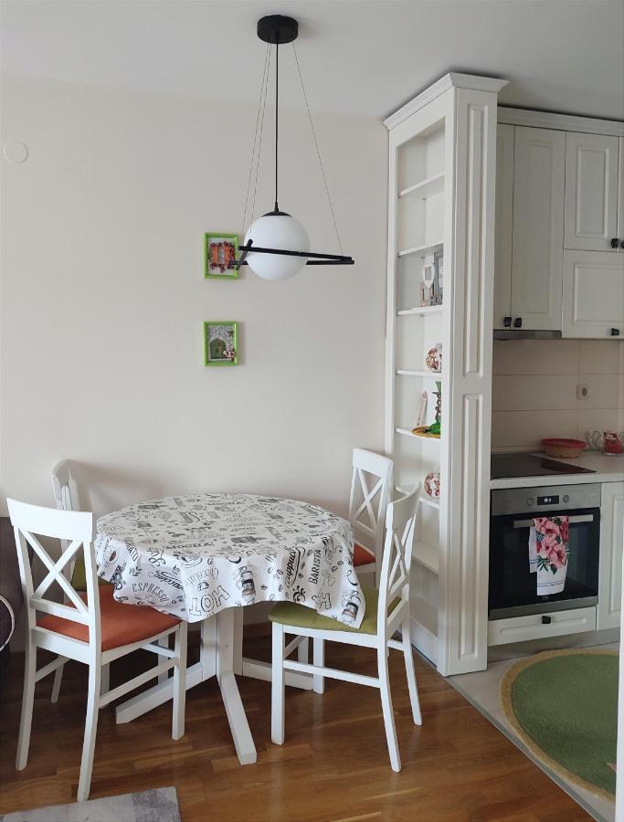 City Point Apartment 포드고리차 외부 사진