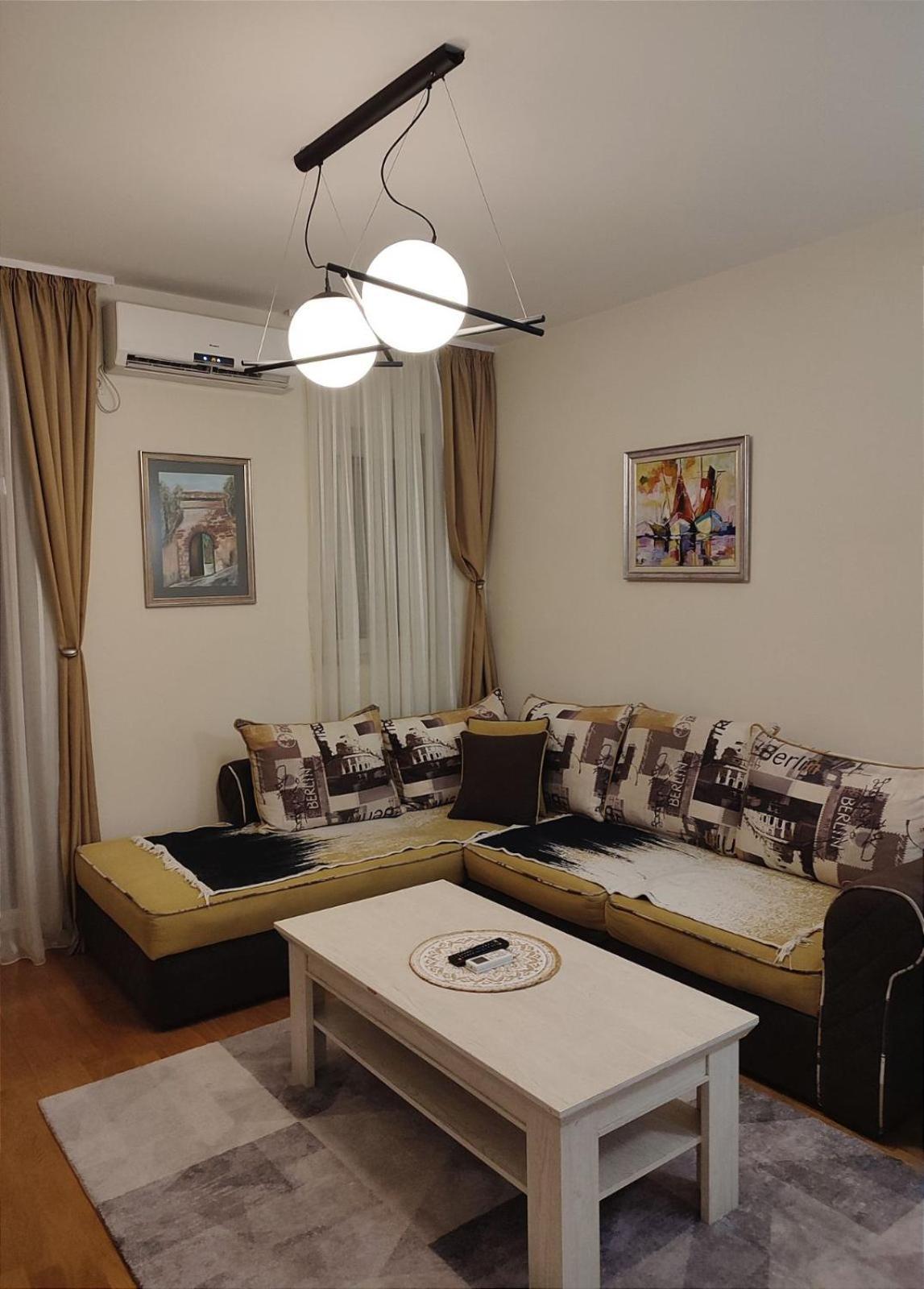 City Point Apartment 포드고리차 외부 사진