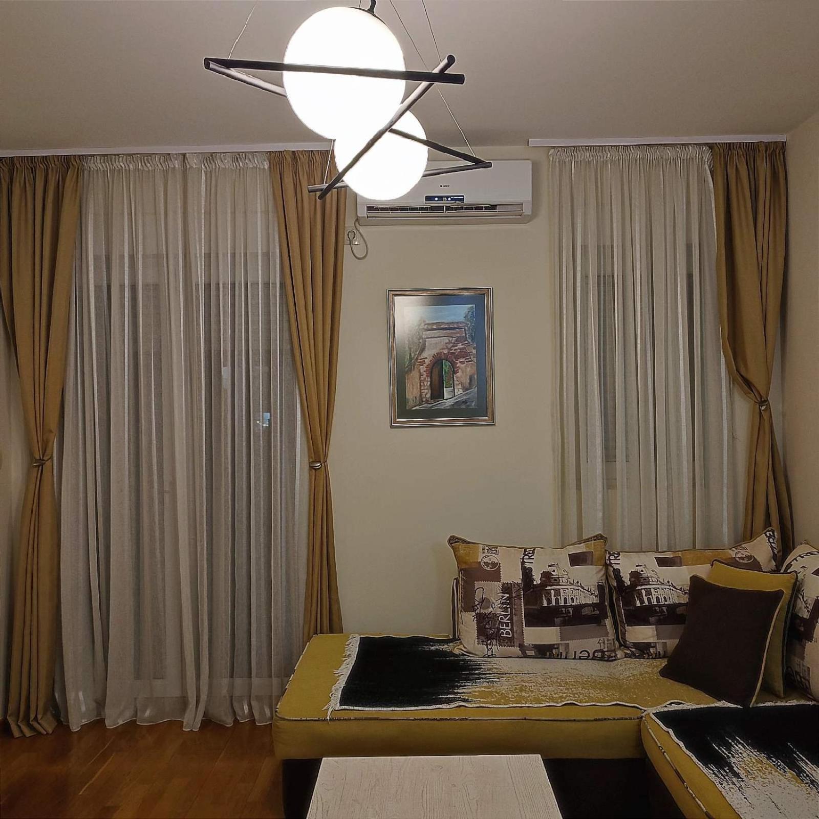 City Point Apartment 포드고리차 외부 사진